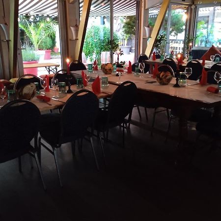 Hotel Restaurant Le Chanel Villieu Екстериор снимка