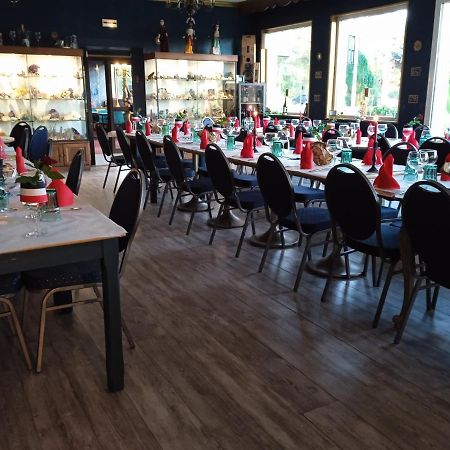 Hotel Restaurant Le Chanel Villieu Екстериор снимка