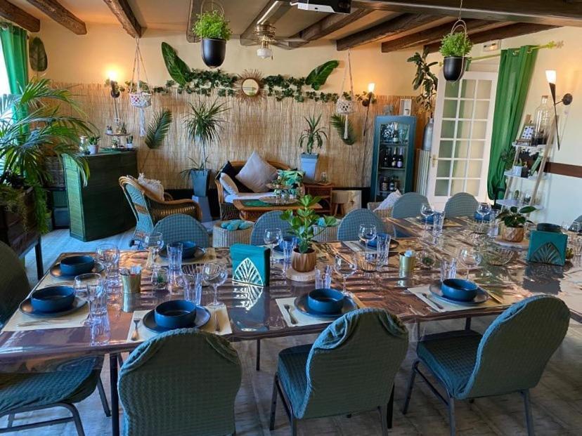 Hotel Restaurant Le Chanel Villieu Екстериор снимка