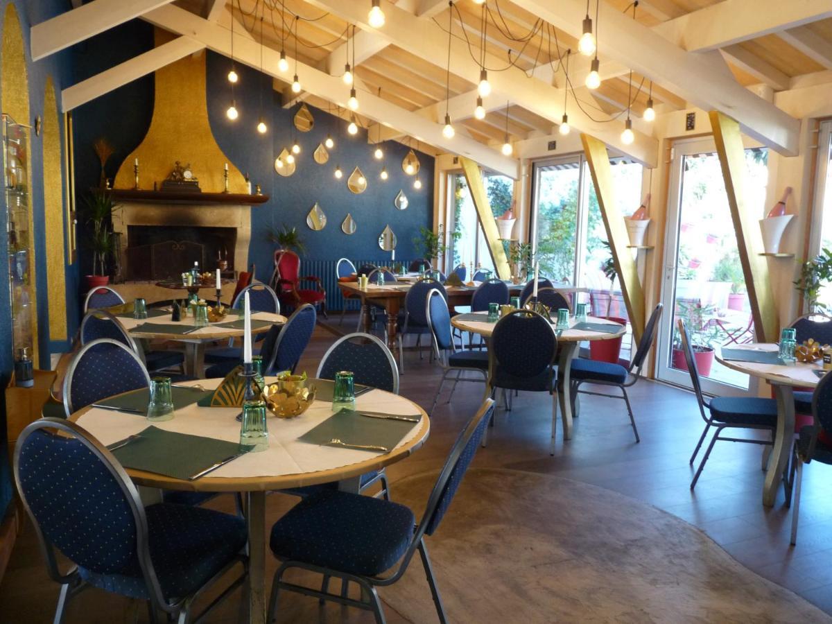 Hotel Restaurant Le Chanel Villieu Екстериор снимка